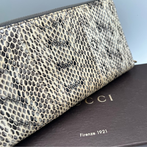 Gucci Beige Snake Print Wallet with Gold Embelished Bee Accent EUC - Picture 6 of 12